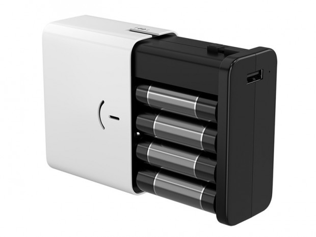 交換すればすぐに使える電池駆動式モバイルバッテリ、オウルテック「OWL-DB8U1-WH」