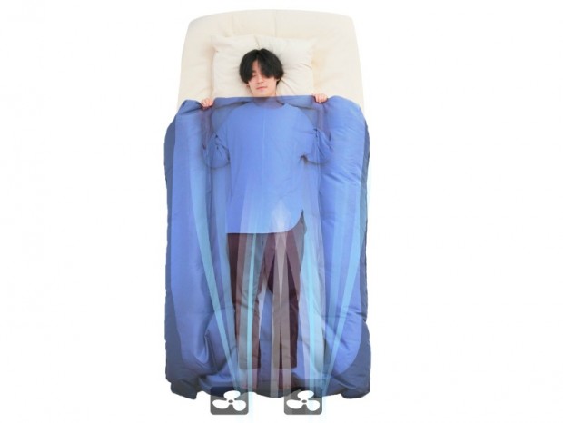 寝苦しさを解消するファン付き掛け布団、サンコー「そよかぜ快眠ふとんファン『ふぁん寝る』」