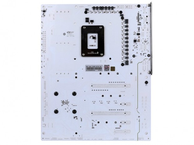 波型ヒートシンクと白基板を採用したIntel Z690ゲーミングマザーボード