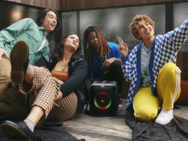 JBL、シリーズ最小のパーティスピーカー「PartyBox Encore Essential」