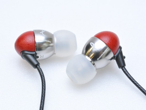 アニソン向けチューニングが施された有線イヤホン、茶楽音人「Elements Garden Earphone No.1」