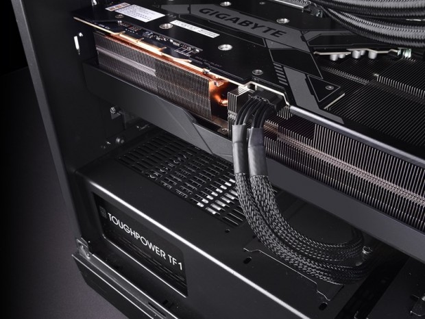 Thermaltake製電源ユニット用「Sleeved PCIe Gen5 Splitter Cable」間もなく発売
