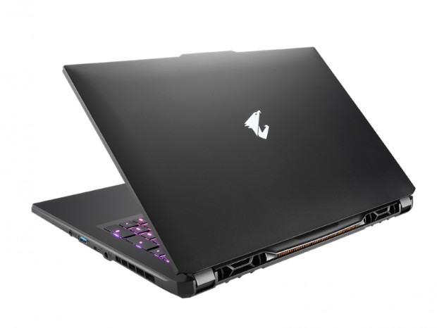 GIGABYTE、Core i9-12900HX搭載の17.3型モバイルワークステーション2機種