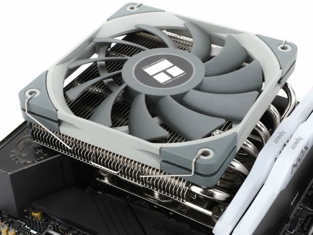 Thermalright、120mmファンを搭載する高さ67mmのロープロファイルCPUクーラー発売