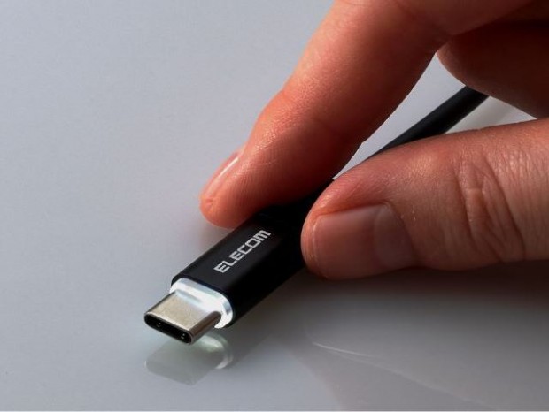 エレコム、暗い場所でもスムーズに挿せるタッチLEDライトを搭載したUSBケーブル