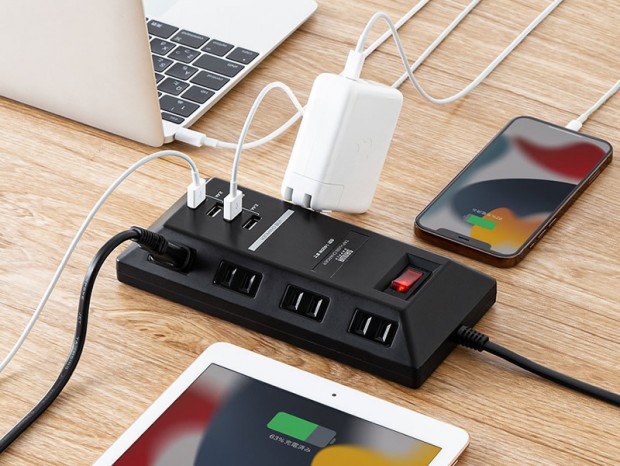 グループミーティングに便利な両側から挿せるUSB充電ポート付き平型タップ