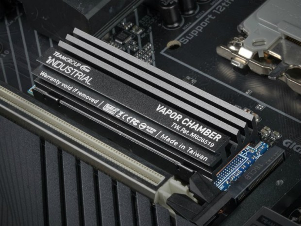 ベイパーチャンバーヒートシンク搭載のNVMe M.2 SSD、Team「N74V-M80」シリーズ