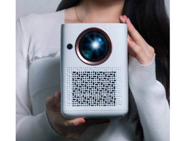 投影画面にペンで書き込めるプロジェクター「GeeProjector」が発売