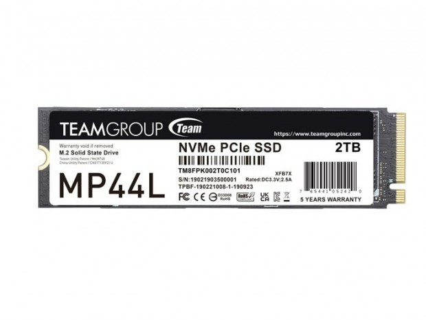 ヒートシンクと併用できるグラフェン放熱ラベル採用のPCIe4.0 M.2 SSD、Team「MP44L」