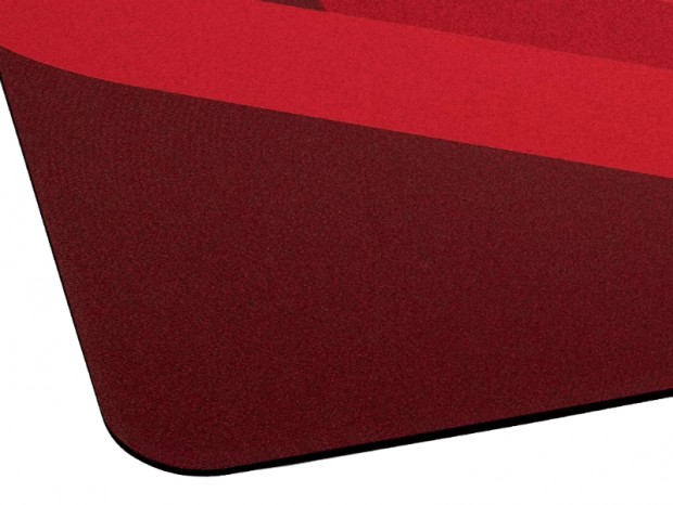 細かい編み目で滑らかな操作ができるマウスパッド「ZOWIE G-SR-SE (ROUGE)」