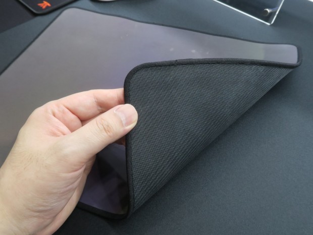 Tgs22 滑りすぎて困る Fnatic Gearブースにあった 究極に滑る名もなき布製マウスパッド エルミタージュ秋葉原