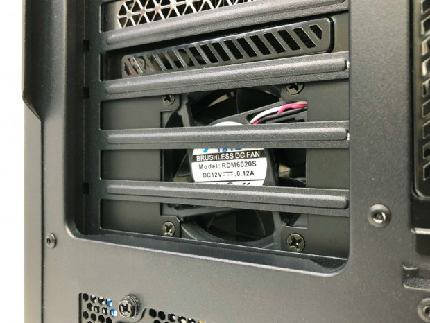 拡張スロットに60mmファンを増設できるファン付きスロットカバーが長尾製作所から