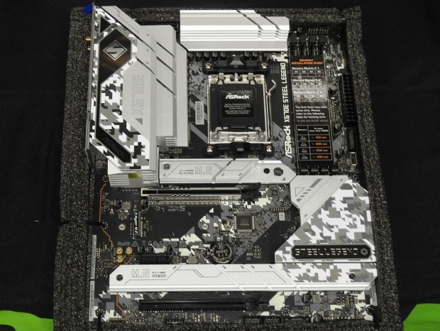 ASRock_AMD670E_18_1024x768