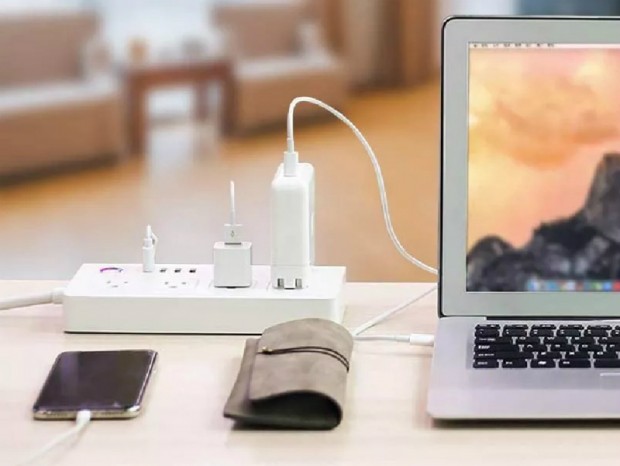 音声コントロール対応Wi-Fiスマート電源タップ、Gloture「GeeOutlet」