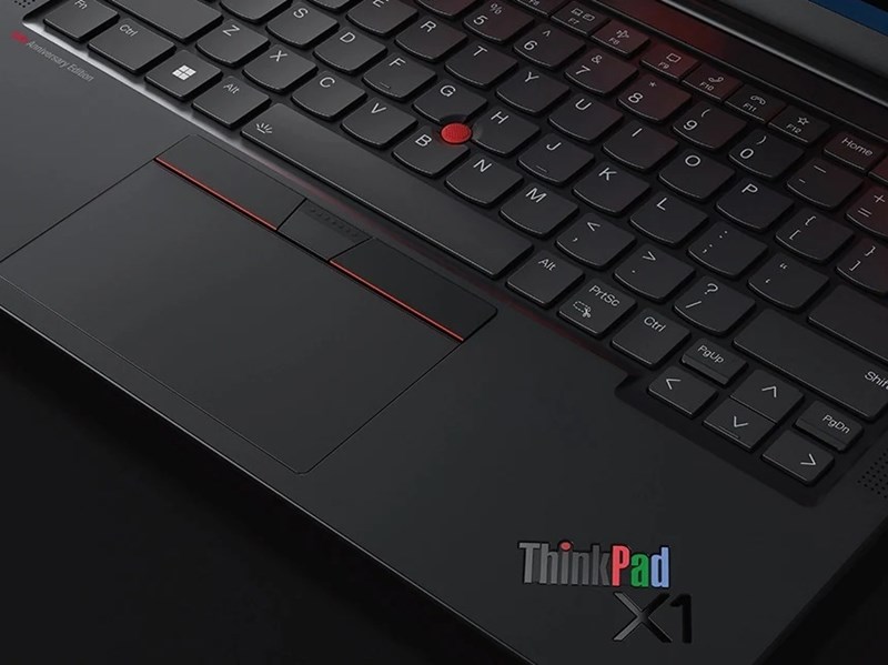ThinkPad30周年記念の「ThinkPad X1 Carbon Gen 10 30th ThinkPad30周年記念の「ThinkPad X1 Carbon Gen 10 30th