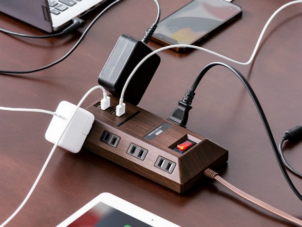 USBポートと一括スイッチを搭載した木目調電源タップがサンワダイレクトから