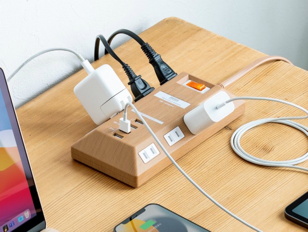 USBポートと一括スイッチを搭載した木目調電源タップがサンワダイレクトから