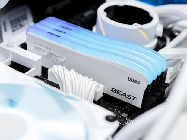 Kingston、真っ白なヒートスプレッダを搭載した「FURY Beast DDR4 RGB Special Edition」