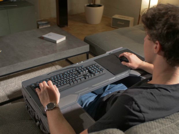 Gloture、ソファをPCデスクに変えるソファデスク「nerdytec Couchmaster」シリーズ計3モデル