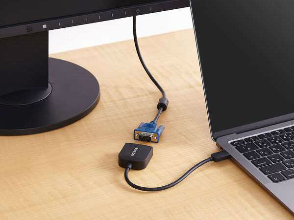 USB Type-CをD-Subに変換するアダプタ、エレコム「AD-CVGABK3」