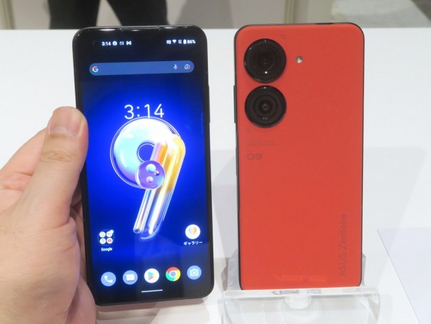 レンズがグリグリ動いて手ブレ吸収、ジンバル内蔵のコンパクト