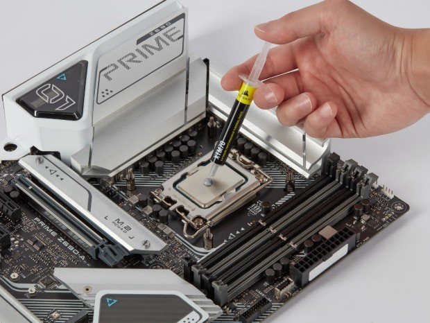付属のステンシルとスプレッダできれいに塗れる高性能サーマルグリス、CORSAIR「XTM70」