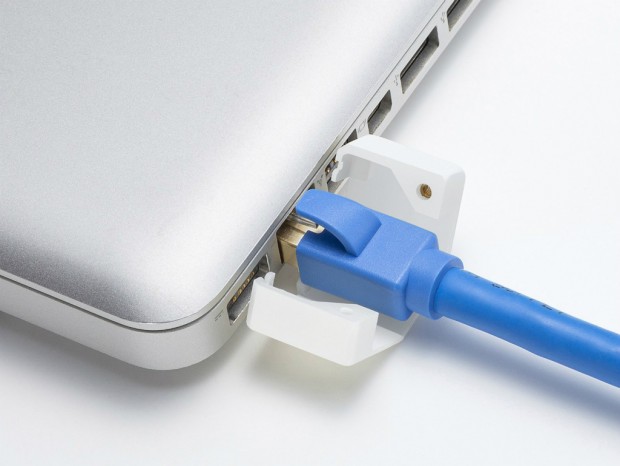 ネットの誤切断や周辺機器の盗難を防止するLANケーブルロックがサンワサプライから