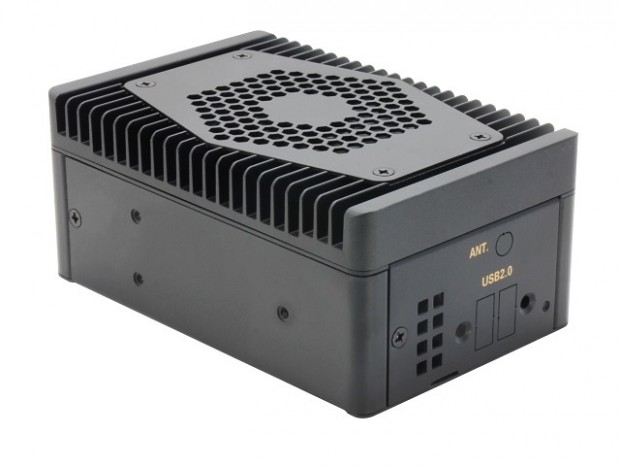 最高8コア/16スレッドのRyzen V2000搭載の超小型PC、AAEON「PICO-V2K4-SEMI」