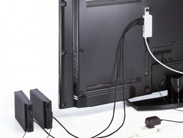 テレビの裏側に取り付けられる4ポートUSB 3.2 Gen 1ハブがサンワサプライから
