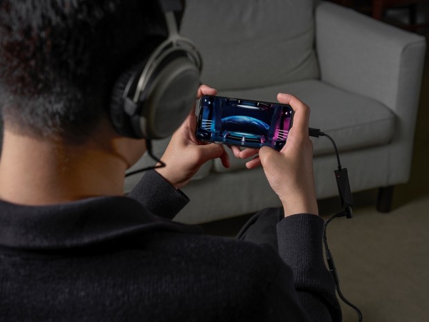 Astell&Kern、ヘッドセットを接続可能なマイク入力付きのポータブルUSB DAC「AK HC3」