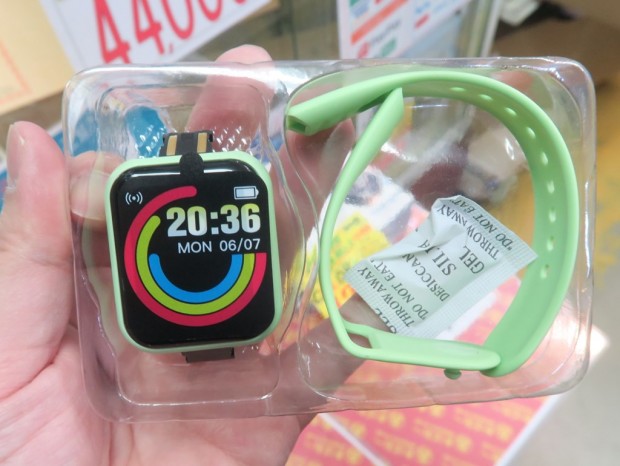 心拍や血中酸素飽和度が測定できる低価格ウォッチ「スマートウォッチ