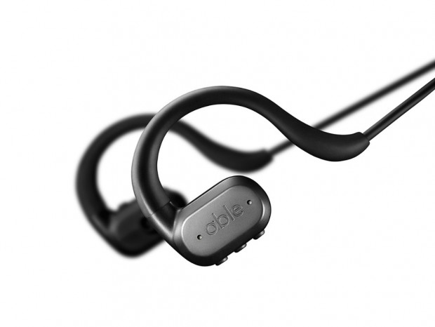 通話時の騒音を97％カットするワイヤレスイヤホン「able plus」