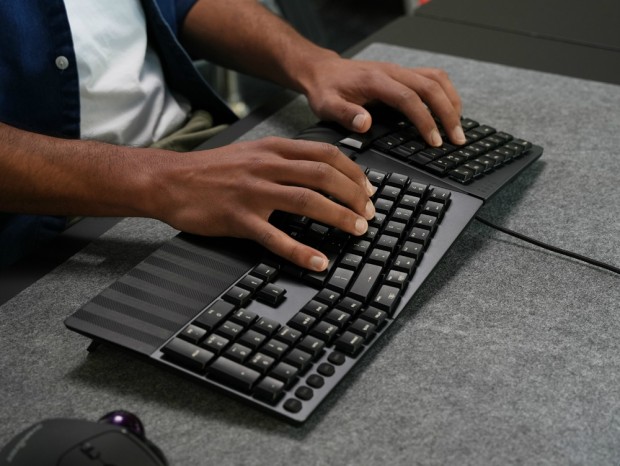 左右分離構造のメカニカルゲーミングキーボード、Perixx「PERIBOARD-535」発売