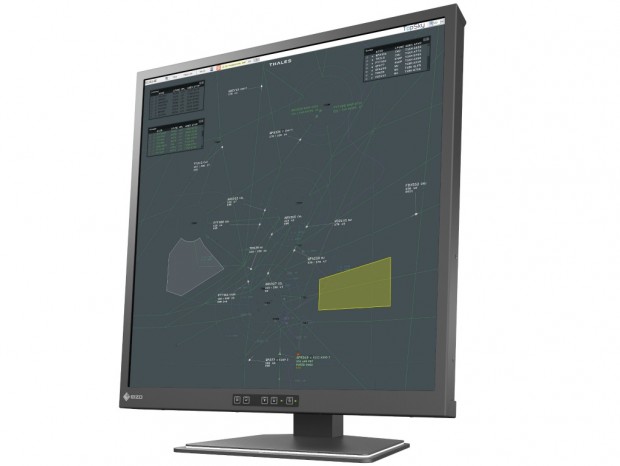 EIZO、スリム・軽量化した航空管制向け28.1型スクエア液晶「Raptor SQ2826」