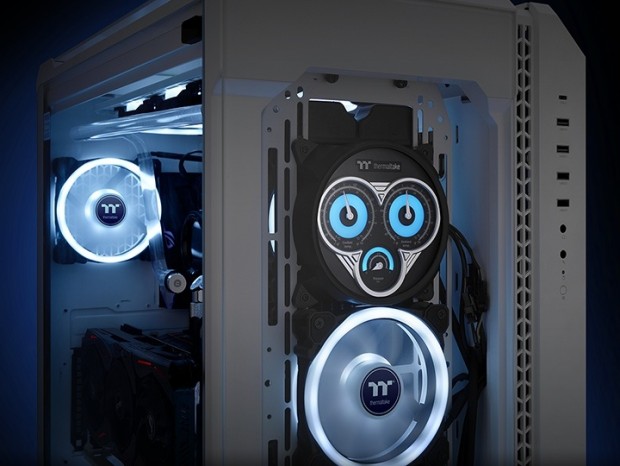 120mmファンサイズの水冷ダッシュボード、Thermaltake「Pacific TF3」