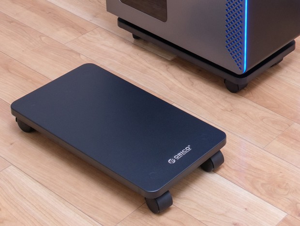 移動や背面アクセスがしやすくなる、デスクトップPC用キャスター付きワゴンが上海問屋から