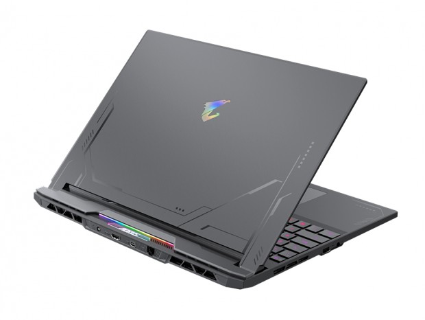 i9-13900HXとRTX 4070搭載の15.6型ゲーミングノートPCがGIGABYTEから