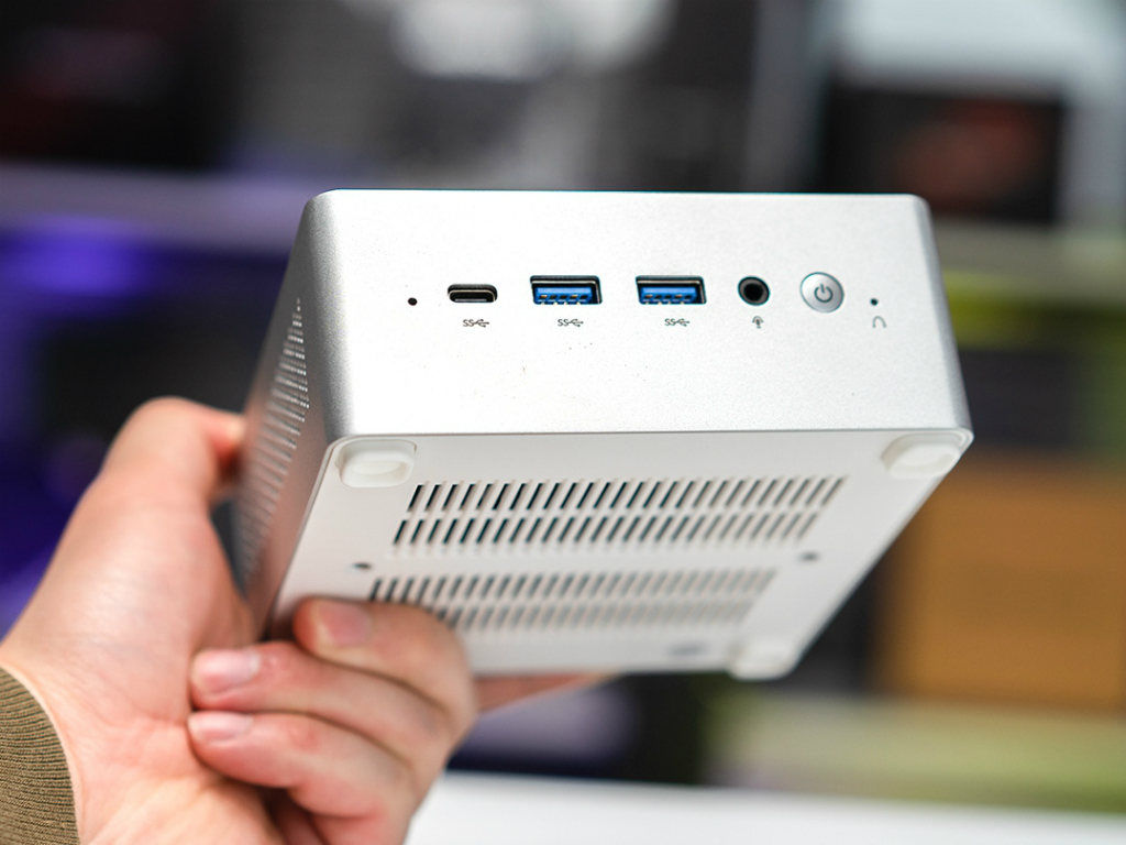 10コア/16スレッドのCore i7-12650Hを搭載する超小型PC、MINISFORUM