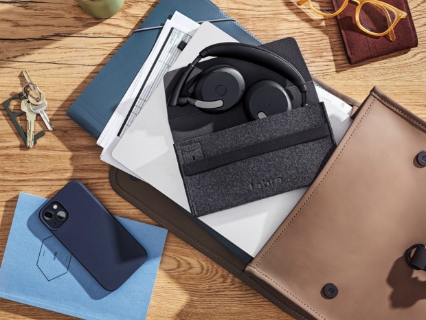 クリアマイクとハイブリッドANC搭載の折りたたみ式ワイヤレスヘッドセット「Jabra Evolove2 65 Flex」