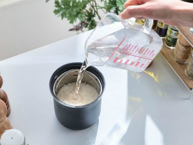 少ないお米が美味しく炊ける1合炊き専用IH炊飯器がエレコムから