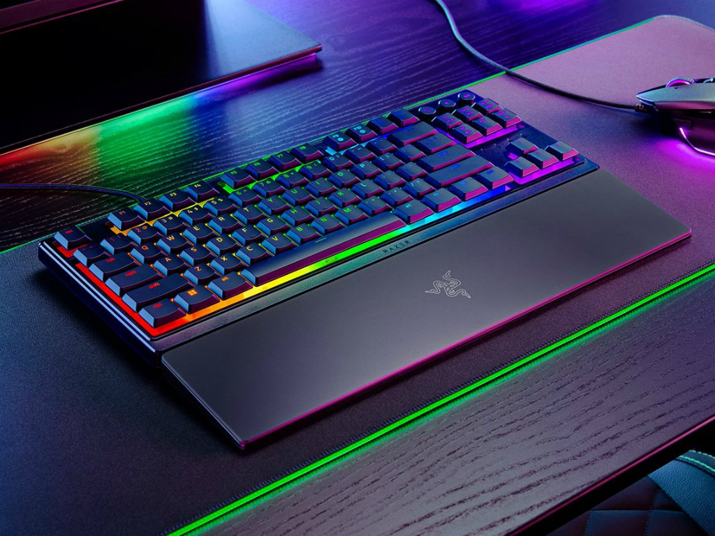 メカメンブレン採用の薄型ゲーミングキーボード「Razer Ornata V3