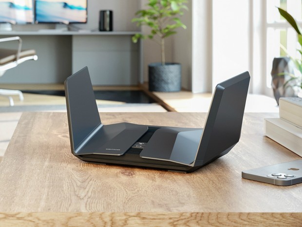 Wi-Fi 6E対応トライバンド無線LANルーター、ネットギア「Nighthawk RAXE500」発売
