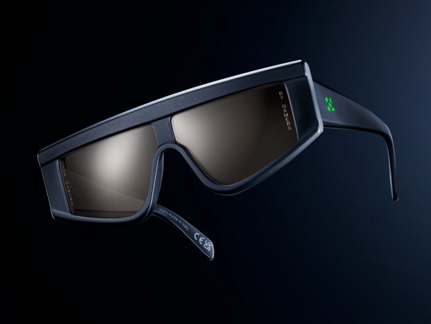 太陽光に合わせてカラーを変えるRazerのメガネ「Razersuperfuture Matte Black Glasses」