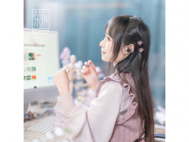 デジタル信号処理により音質が向上したダイナミック型イヤホン、水月雨「菊-JIU」