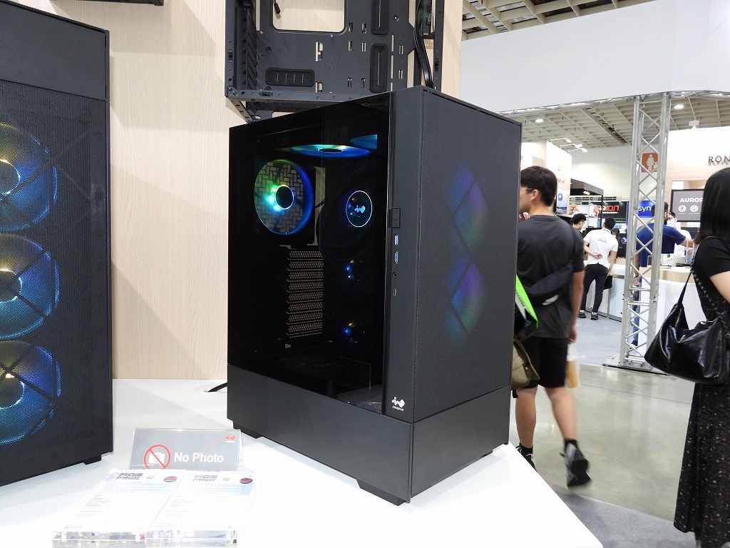 COMPUTEX：組み合わせ自由自在。3つのモジュールでオリジナルPC