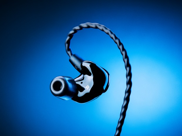 ハイブリッドデュアルドライバーを搭載するゲーマー・ストリーマー向けIEM「Razer Moray」