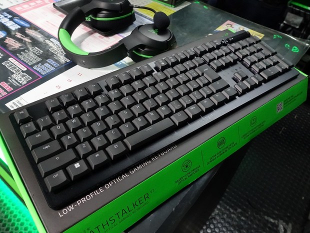 Razer DeathStalker V2