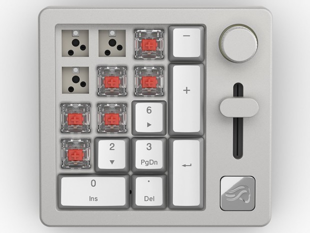 プログラマブルなスライダーとノブ付きメカニカルテンキー、Glorious「GMMK Numpad」