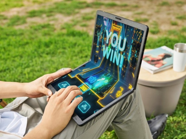 LG、全面が有機ELディスプレイのフォルダブルノートPC「LG gram Fold」発表
