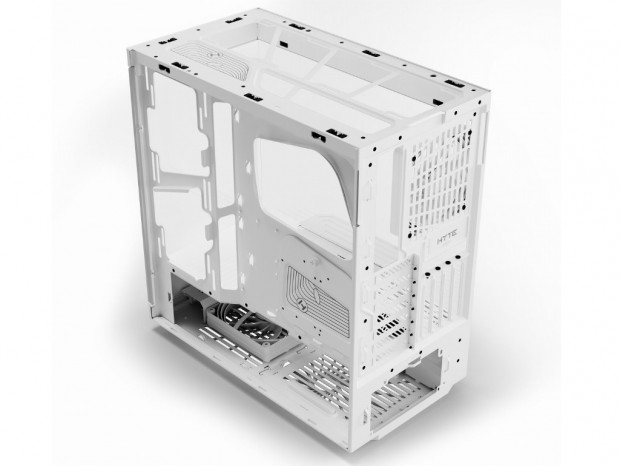 ピラーレス式強化ガラス採用の「HYTE Y40」に内外装ホワイトの限定モデル「Snow White」登場